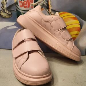 Berness Powder Pink Platform Vegan leather Velcro Sneakers Size 9 Chunky